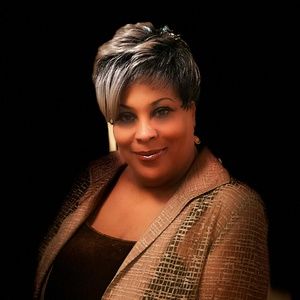 Meet your Posher, Phyllis